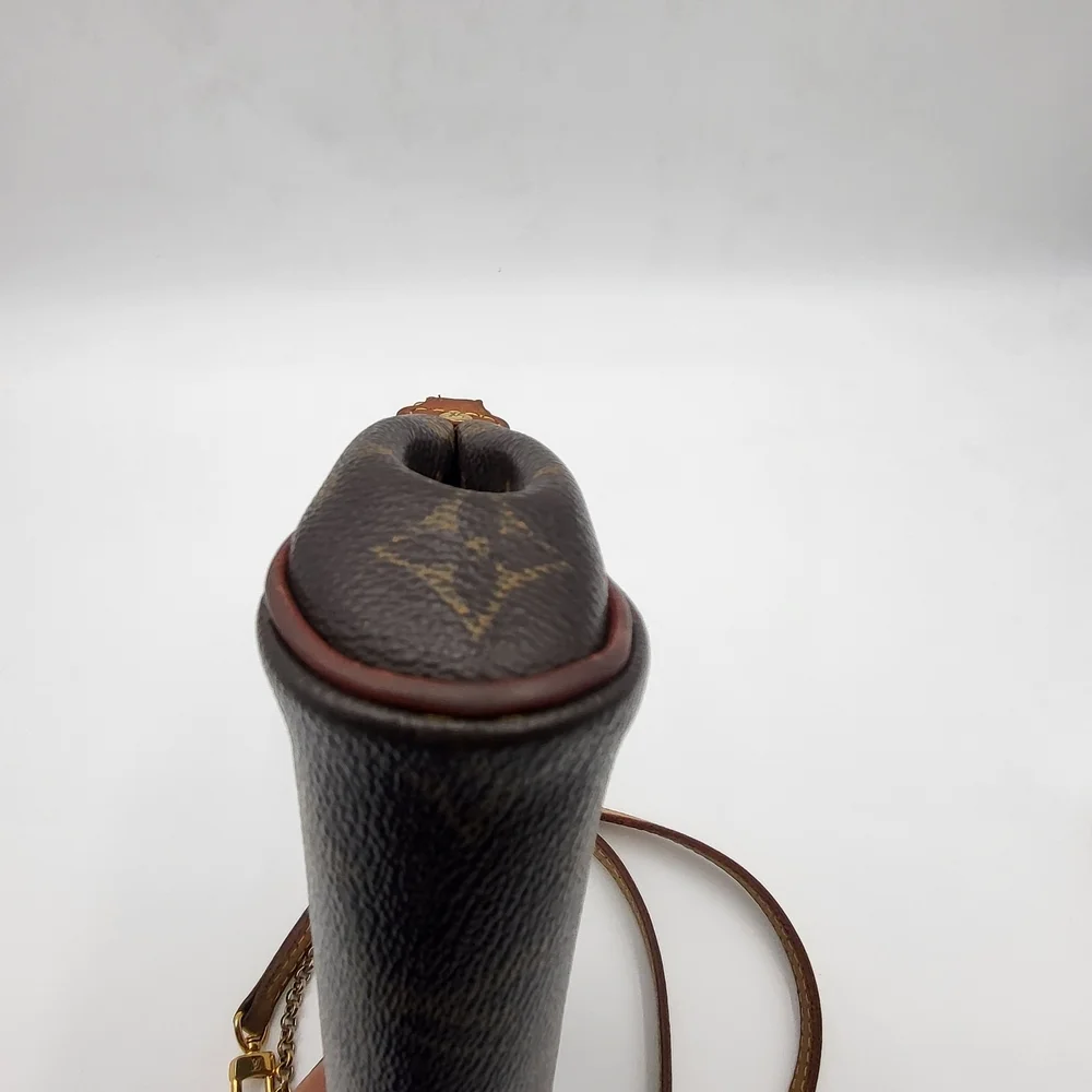 LOUIS VUITTON Eva Monogram Leather Pochette Bag..Authentic..
